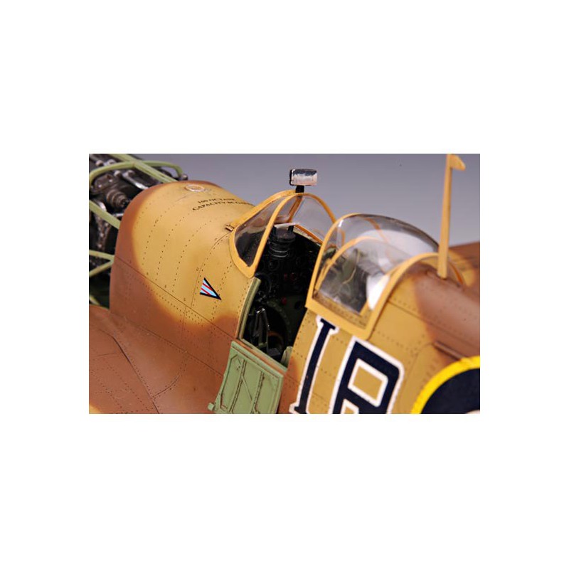 Maquette d'avion en plastique SPITFIRE MK.VB/TROP Maquette d'avion en plastique SPITFIRE MK.VB/TROP