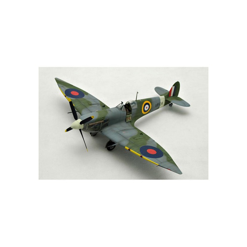 Maquette d'avion en plastique SPITFIRE MK.VI Maquette d'avion en plastique SPITFIRE MK.VI