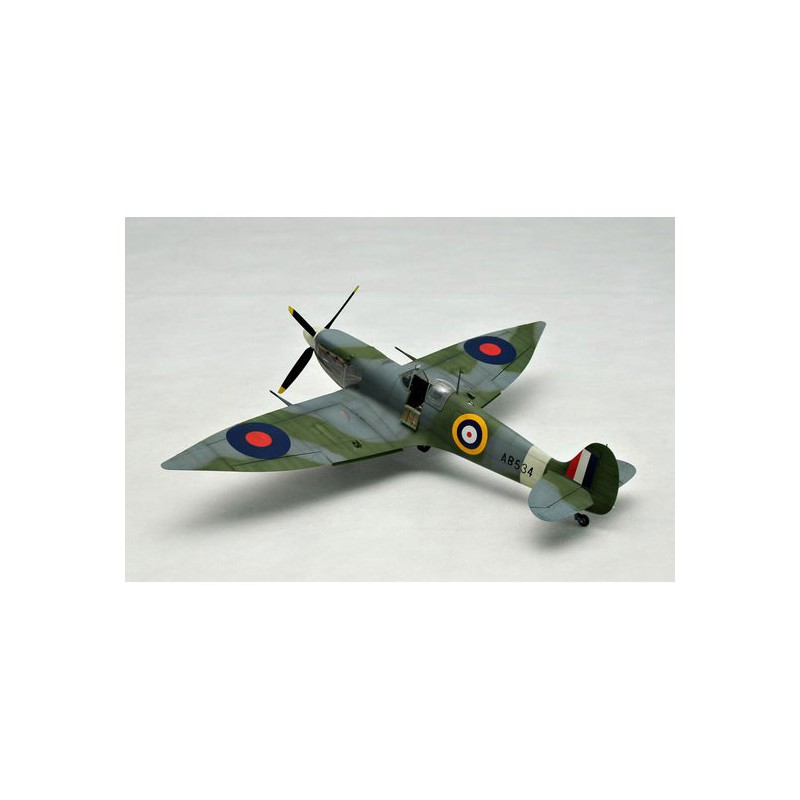 Maquette d'avion en plastique SPITFIRE MK.VI Maquette d'avion en plastique SPITFIRE MK.VI