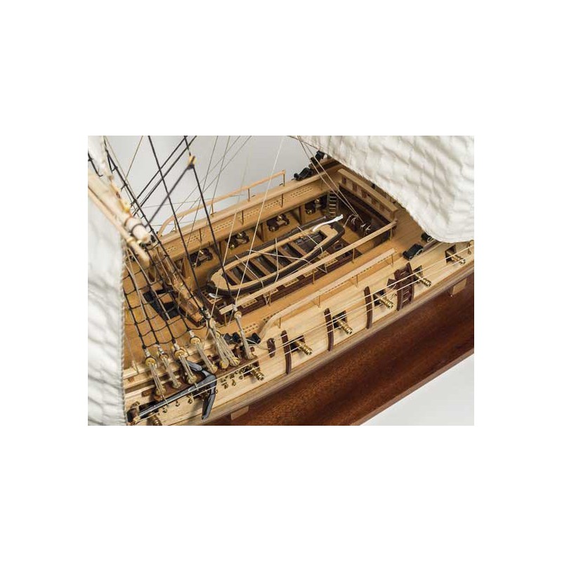 Bateau statique LA FLORE 1/84 Bateau statique LA FLORE 1/84