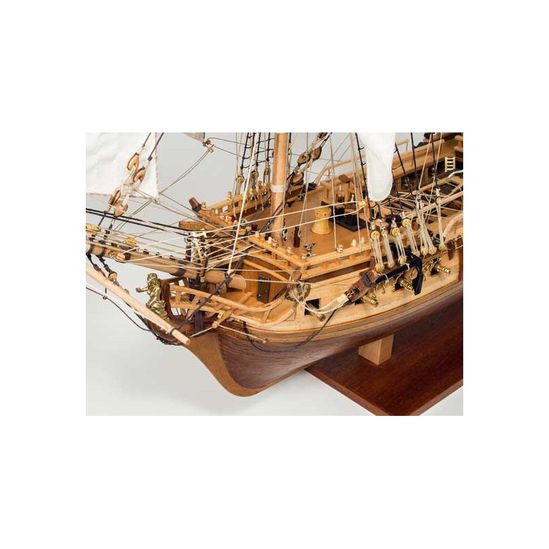 Bateau statique LA FLORE 1/84 Bateau statique LA FLORE 1/84