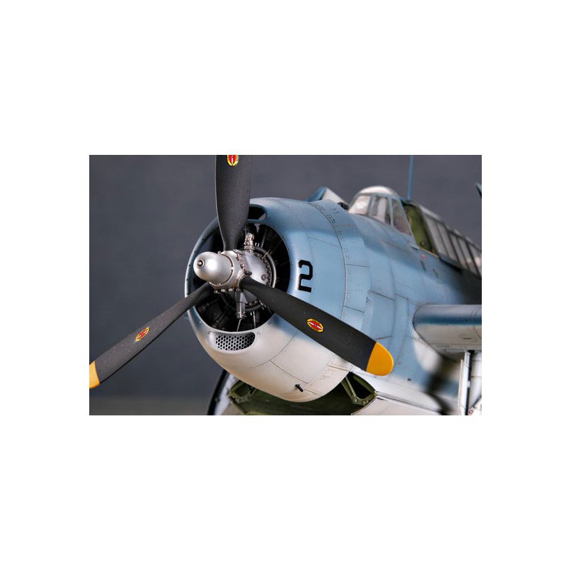 Maquette d'avion en plastique TBF-1C AVENGER Maquette d'avion en plastique TBF-1C AVENGER