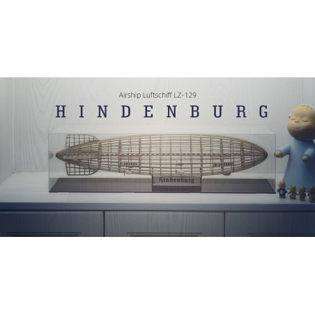 Maquette d'avion en bois HINDENBURG statique 1/408
