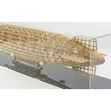 Maquette d'avion en bois HINDENBURG statique 1/408