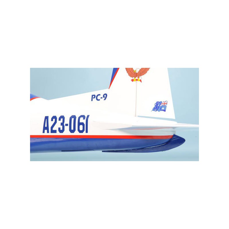 Avion thermique radiocommandé PC-9 - 75/91 ARF