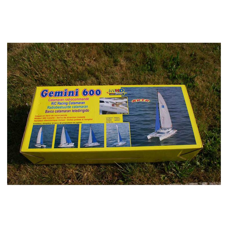 Voilier radiocommandé MHD CATAMARAN GEMINI 600 R/C