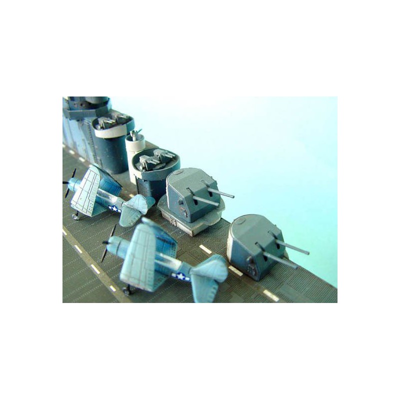 Maquette de Bateau en plastique US YORKTOWN CV-10 1944 Maquette de Bateau en plastique US YORKTOWN CV-10 1944