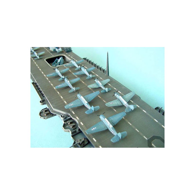 Maquette de Bateau en plastique US YORKTOWN CV-10 1944 Maquette de Bateau en plastique US YORKTOWN CV-10 1944