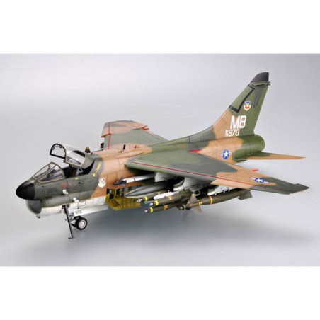 Maquette d'avion en plastique A-7D CORSAIR II