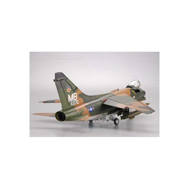 センチュリーウィングス 1/72 A-7D コルセアII A-7D Corsair II 1:72 Diecast Model - Century Wings CW-001604