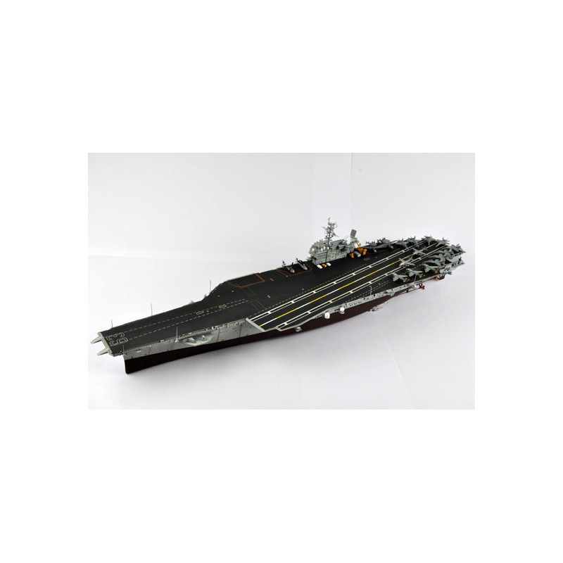 Maquette de Bateau en plastique USS KITTY HAWK CV-63 Maquette de Bateau en plastique USS KITTY HAWK CV-63