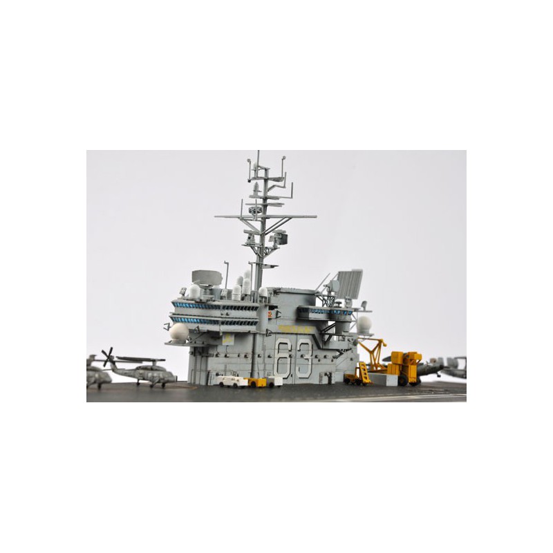 Maquette de Bateau en plastique USS KITTY HAWK CV-63 Maquette de Bateau en plastique USS KITTY HAWK CV-63