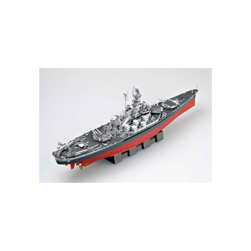 Maquette de Bateau en plastique USS MASSACHUSETTS BB-59