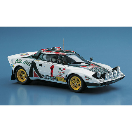 Maquette de voiture en plastique STRATOS MONTE CARLO W. 1/24