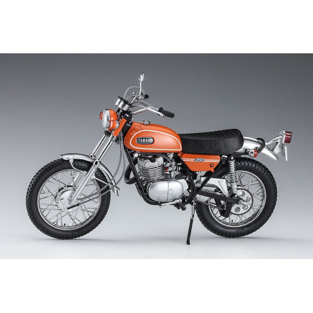 Maquette de moto en plastique Yamaha Enduro DT250 « Orange Mandarine » 1:10 SP529 | Scientific-MHD