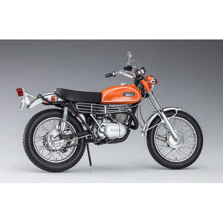 Maquette de moto en plastique Yamaha Enduro DT250 « Orange Mandarine » 1:10 SP529 | Scientific-MHD