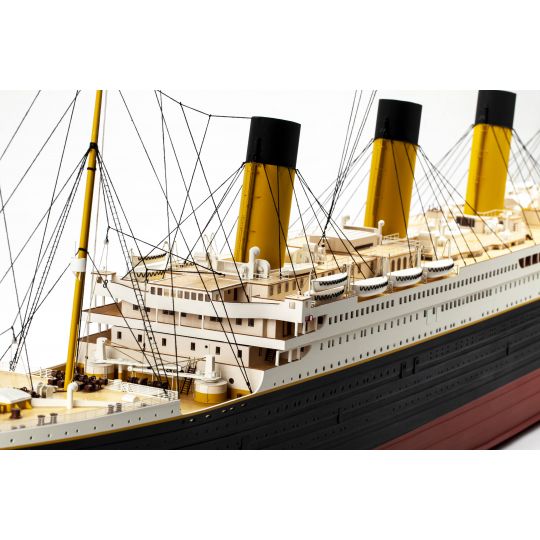 Bateau électrique radiocommandé H.M.S. TITANIC R/C 1/144 Bateau électrique radiocommandé H.M.S. TITANIC R/C 1/144