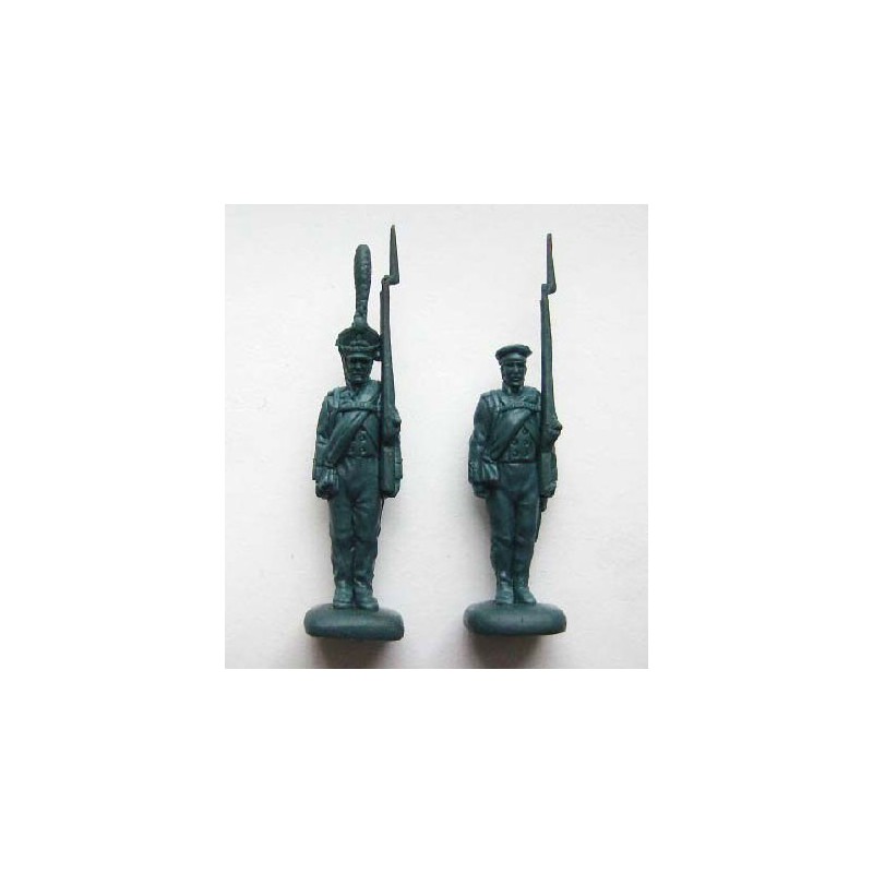 Figurine Russian Infantry Standing Shoulder Arms 1/72