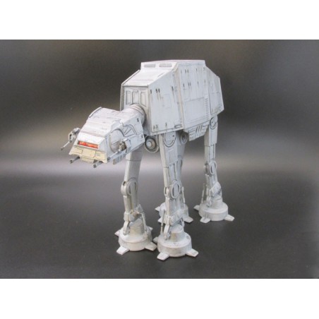 Modèle de science-fiction en plastique Star Wars The Empire Strikes Back AT-AT 1/100