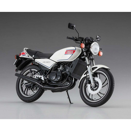 Maquette plastique de moto Yamaha RZ250 (4L3) 1980 BK13 1:12 Maquette plastique de moto...