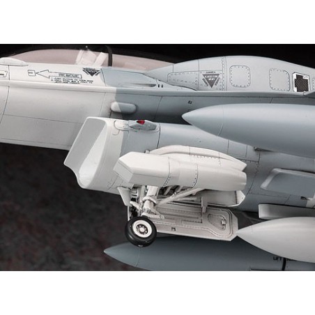 Maquette d'avion en plastique PT 44 F-16F (BLOCK 60) 1/48