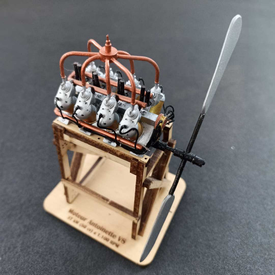 Maquette d’avion en bois MOTEUR ANTOINETTE 14bis 1:16 Maquette d’avion en bois...