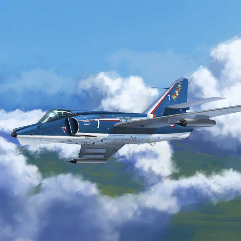 Maquette plastique d'avion ETENDARD IVP/IVM 1:48
