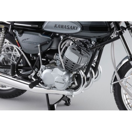 Kawasaki 500-SS/Mach III plastic motorcycle model | Scientific-MHD
