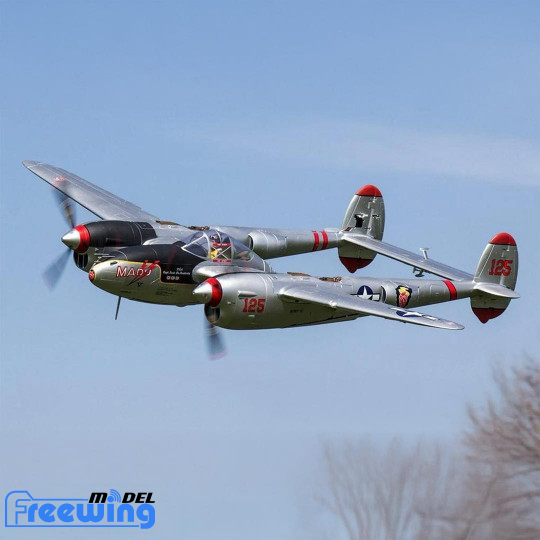 Avion RC P-38L Lightning...
