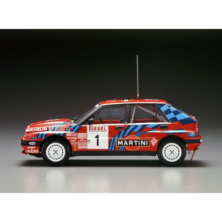 Maquette de voiture en plastique Delta 1989 San Remo 1/24