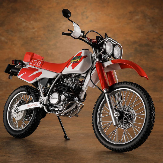 Maquette plastique de moto Honda XLR Baja (MD22) 1991 BK16 1:12 Maquette plastique de moto...