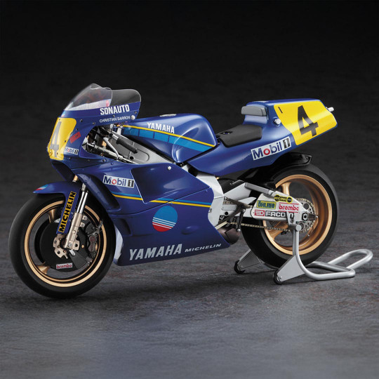 Maquette plastique de moto Yamaha YZR500 (0WA8) « SONAUTO 1989 » 1:12 Maquette plastique de moto...