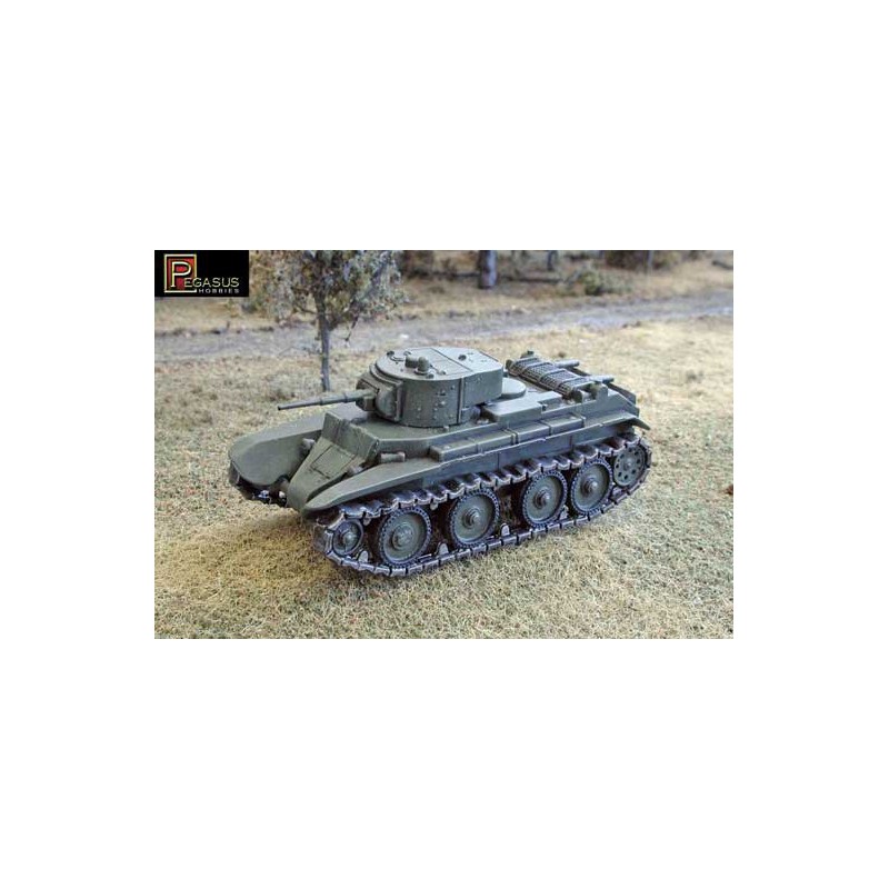 Maquette de Char en plastique BT-7 RUSSE LEGER 1/72