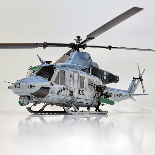 Maqueta de helicóptero de...