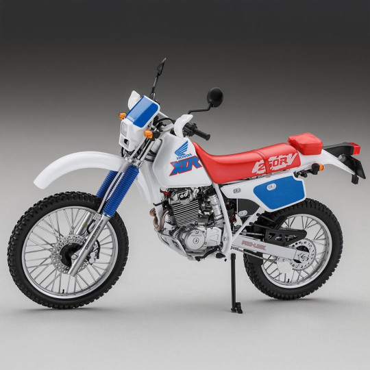 Maquette plastique de moto...