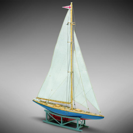 Bateau statique Endeavour II