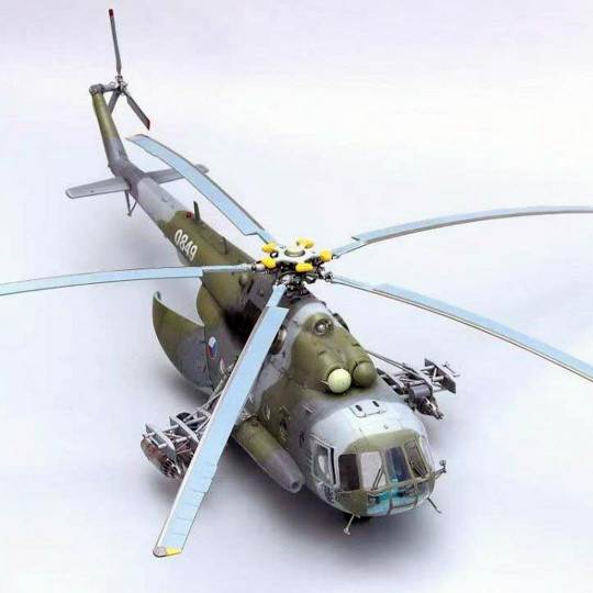 Maquette d’hélicoptère...