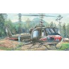 Maquette d'hélicoptère en plastique UH-1 Huey B/C1/18