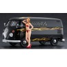 Maquette de voiture en plastique VW Type 2 Van + figure 1/24