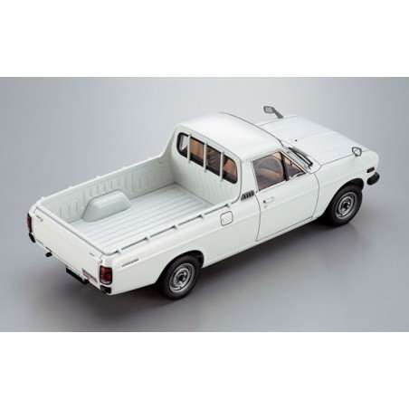 Maquette de voiture en plastique Sunny Truck NISSAN 1/24