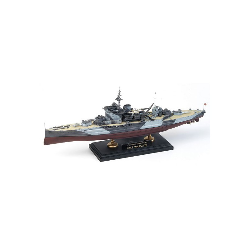 Maquette de Bateau en plastique H.M.S. WARSPITE QUEEN ELIZABET