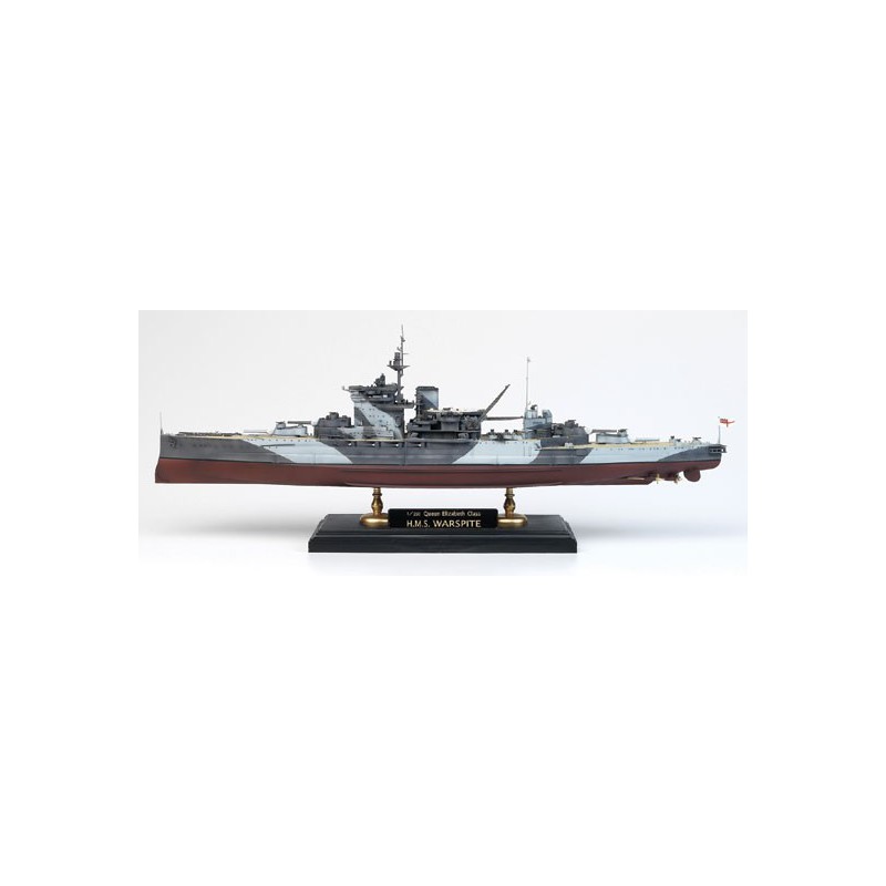 Maquette de Bateau en plastique H.M.S. WARSPITE QUEEN ELIZABET