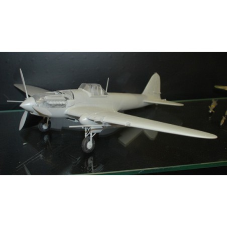 Maquette d'avion en plastique IL-2 STORMOVIK Ground AT. 1/32