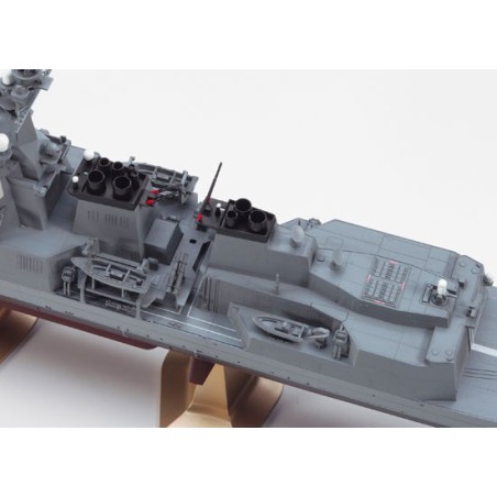 Maquette de Bateau en plastique DDG ATAGO 1/450