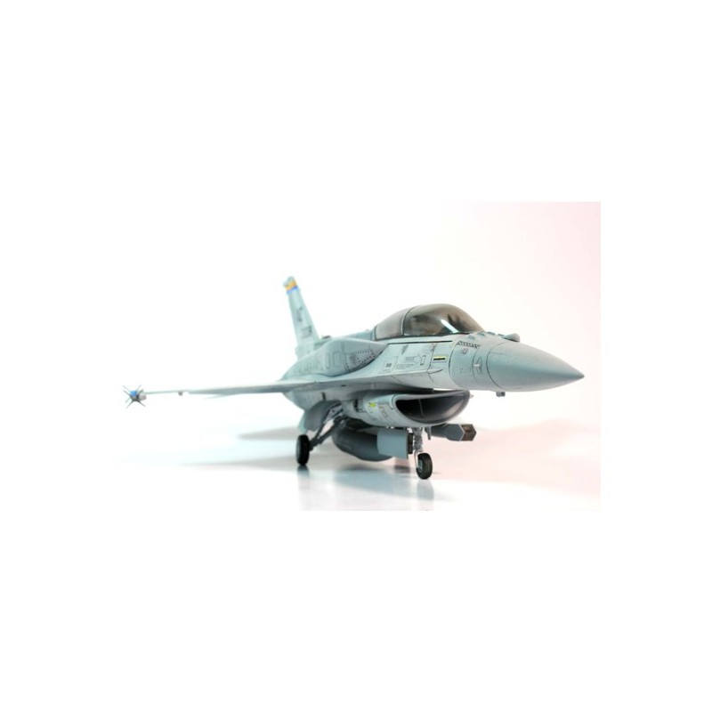 Maquette d'avion en plastique F-16F Block 601/48 Maquette d'avion en plastique F-16F Block 601/48