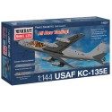 Maquette d'avion en plastique KC-135E USAF 1/144