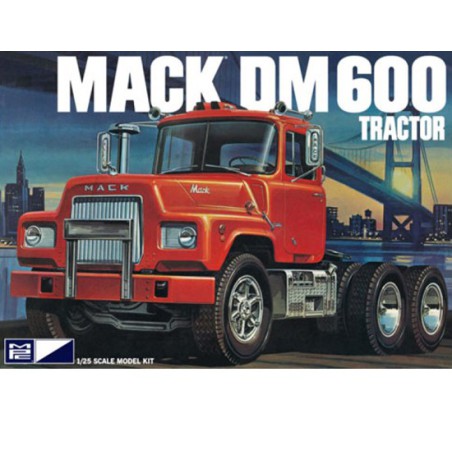 Maquette de camion en plastique Mack DM600 1/25