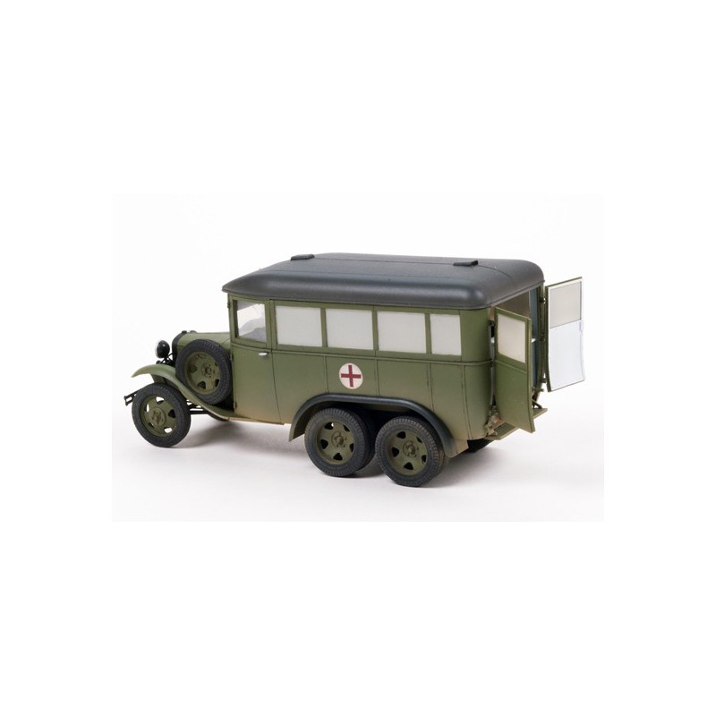 Maquette de camion en plastique GAZ 05 194 Ambulance 1/35