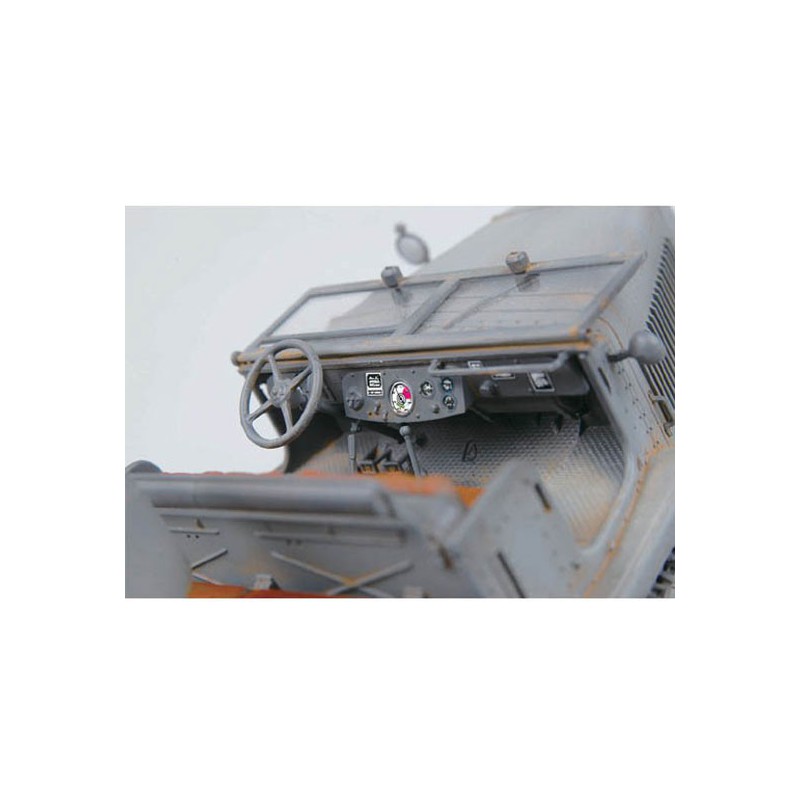 Maquette de Char en plastique 2CM FLAKVIERLING 38 Maquette de Char en plastique 2CM FLAKVIERLING 38