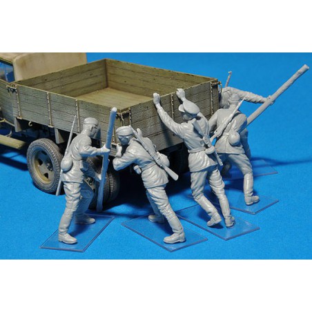 Soviet soldiers figurine 1/35 | Scientific-MHD